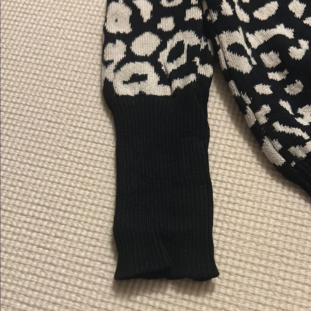 EVA Miller Black and White Animal Print Sweater 100% Cotton. Never worn - Picture 4 of 6